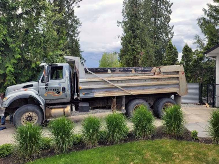 truck-hauling-services-kelowna-dumptruck-fullers